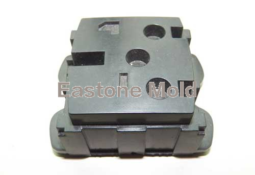 Injection-molded-plastic-manufacturer-(2)